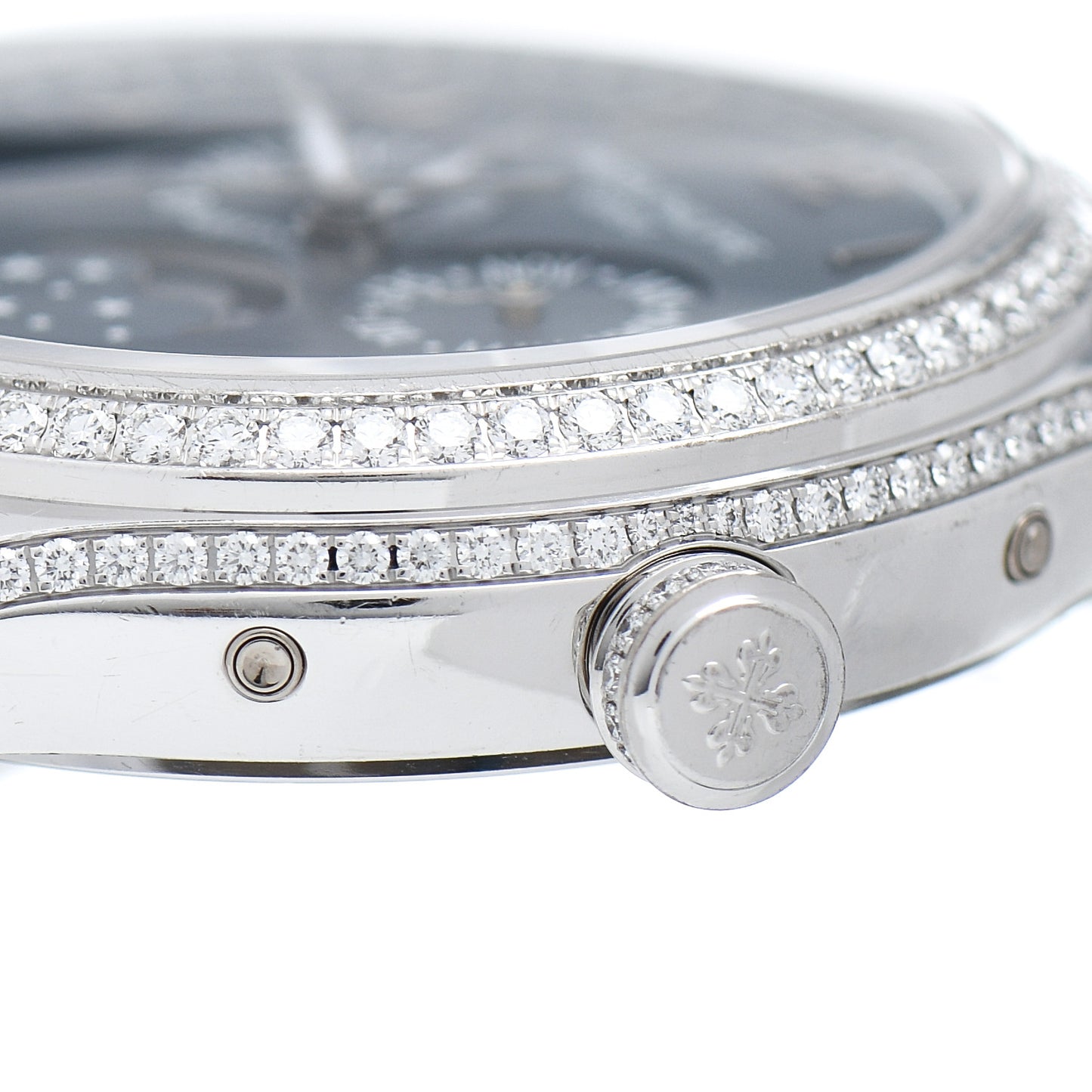 18K White Gold Alligator Diamond Bezel 38mm Annual Calendar Automatic Watch Blue 4947G-001