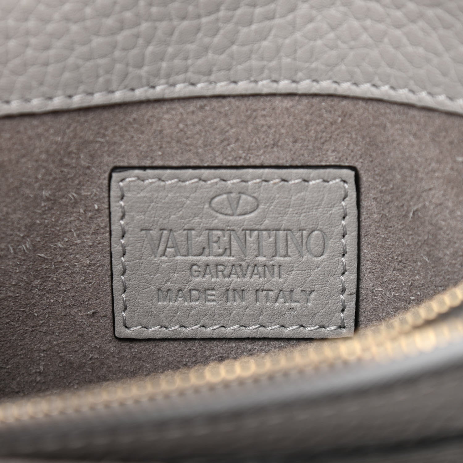 Valentino Garavani Pebbled Calfskin Rockstud Wallet on Chain Pastel Grey 8 of 10