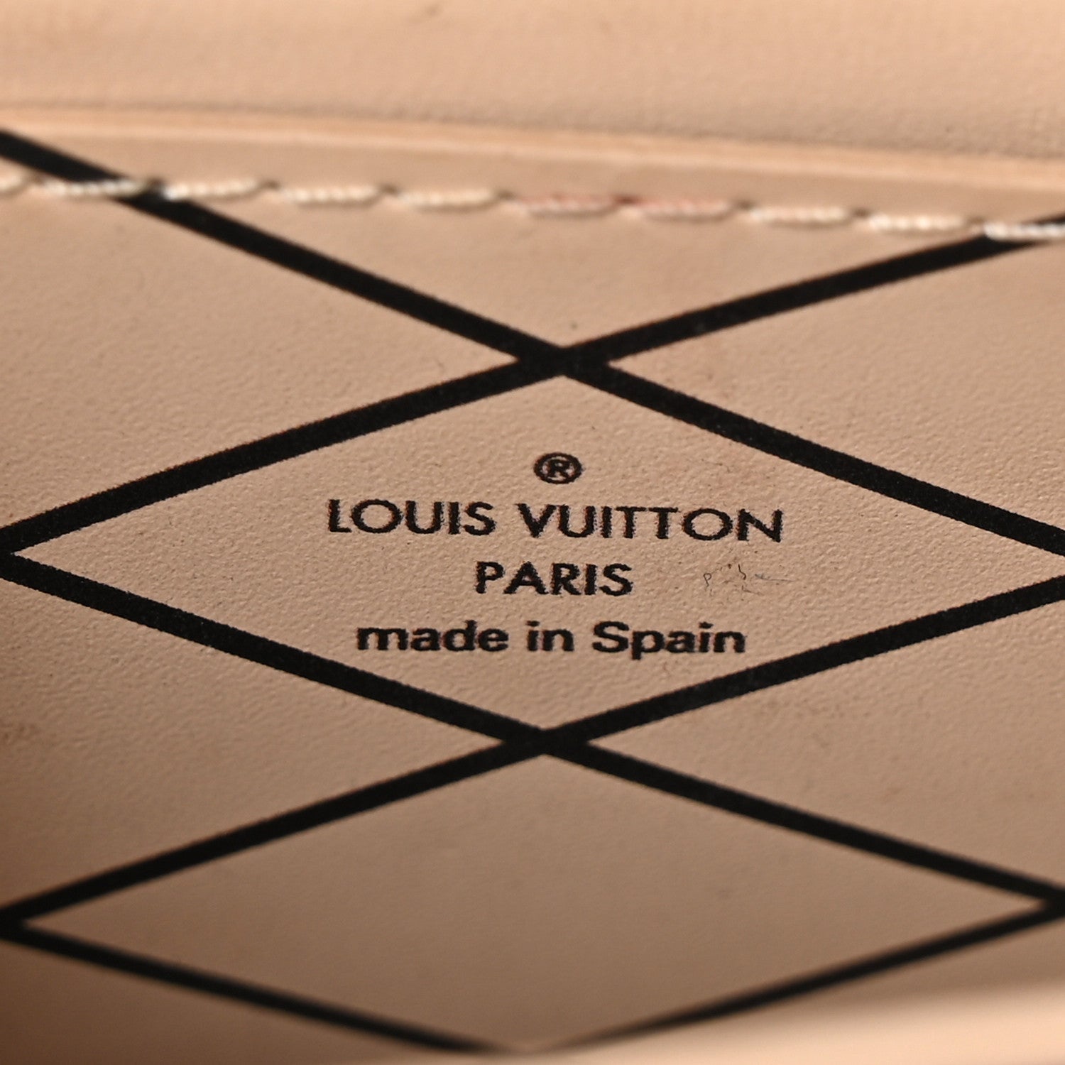Louis Vuitton Reverse Monogram Essential Trunk NM 6 of 9