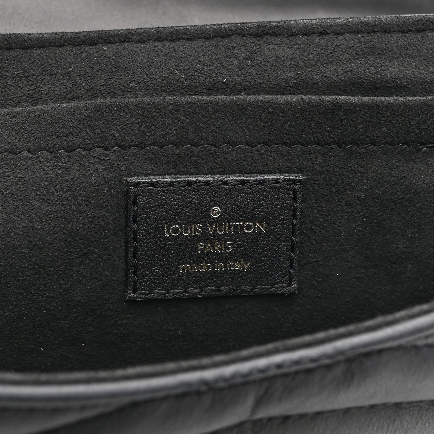 Calfskin New Wave Chain PM Black