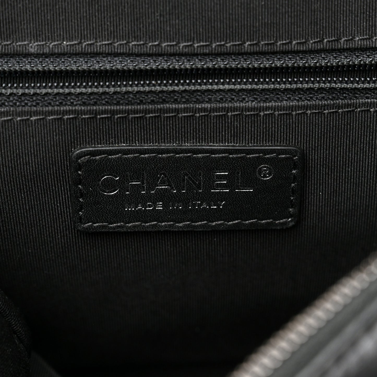 Crumpled Calfskin Quilted Medium Casual Rock Flap Black