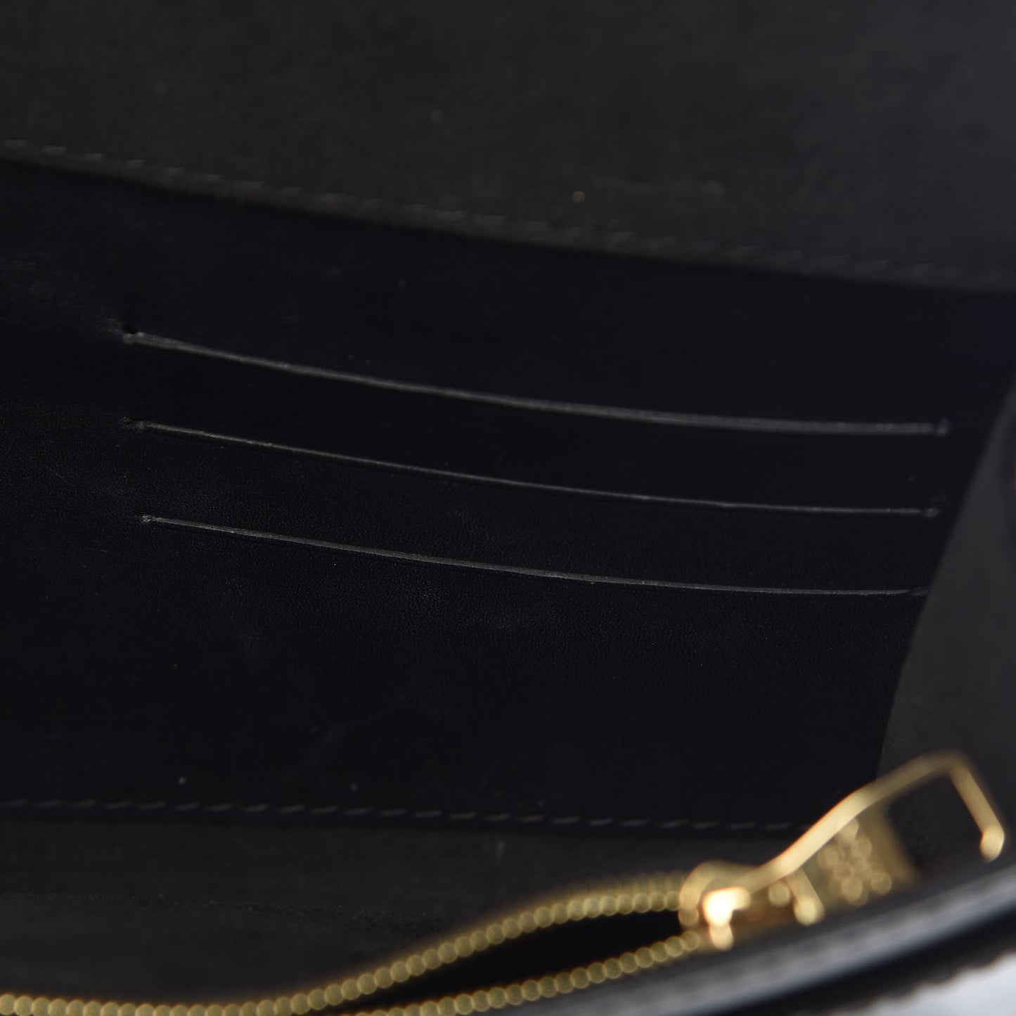 Calfskin Chain Louise GM Black