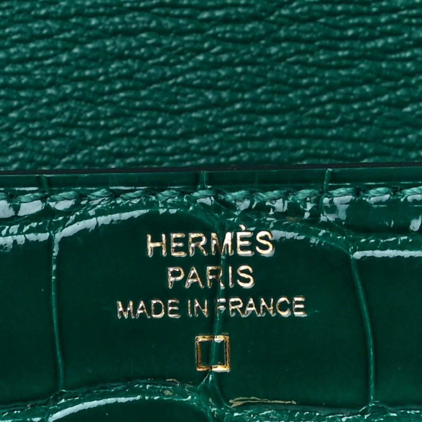 Shiny Alligator Kelly Longue Wallet Vert Emeraude