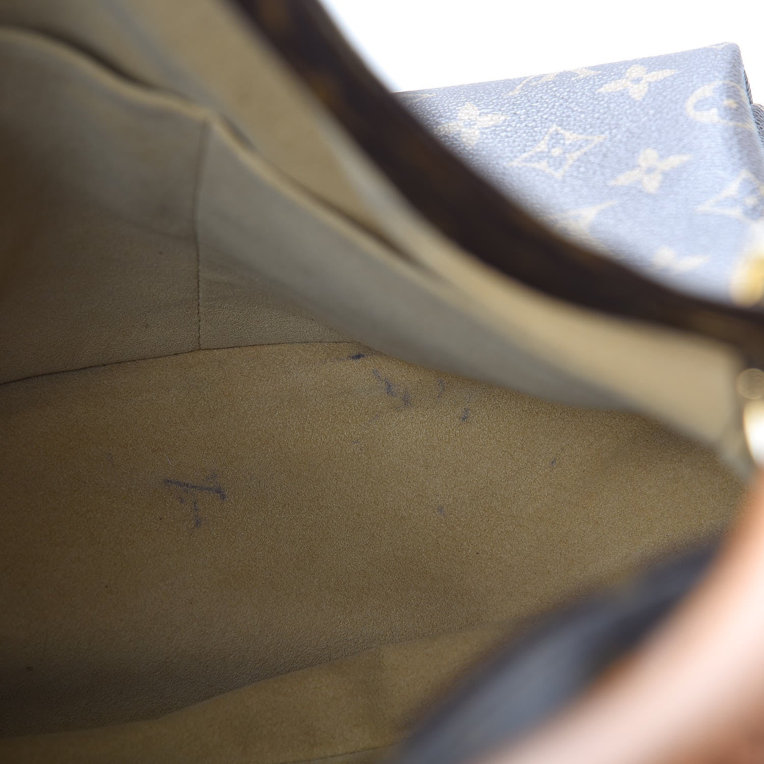 Louis Vuitton Monogram Artsy MM 6 of 9