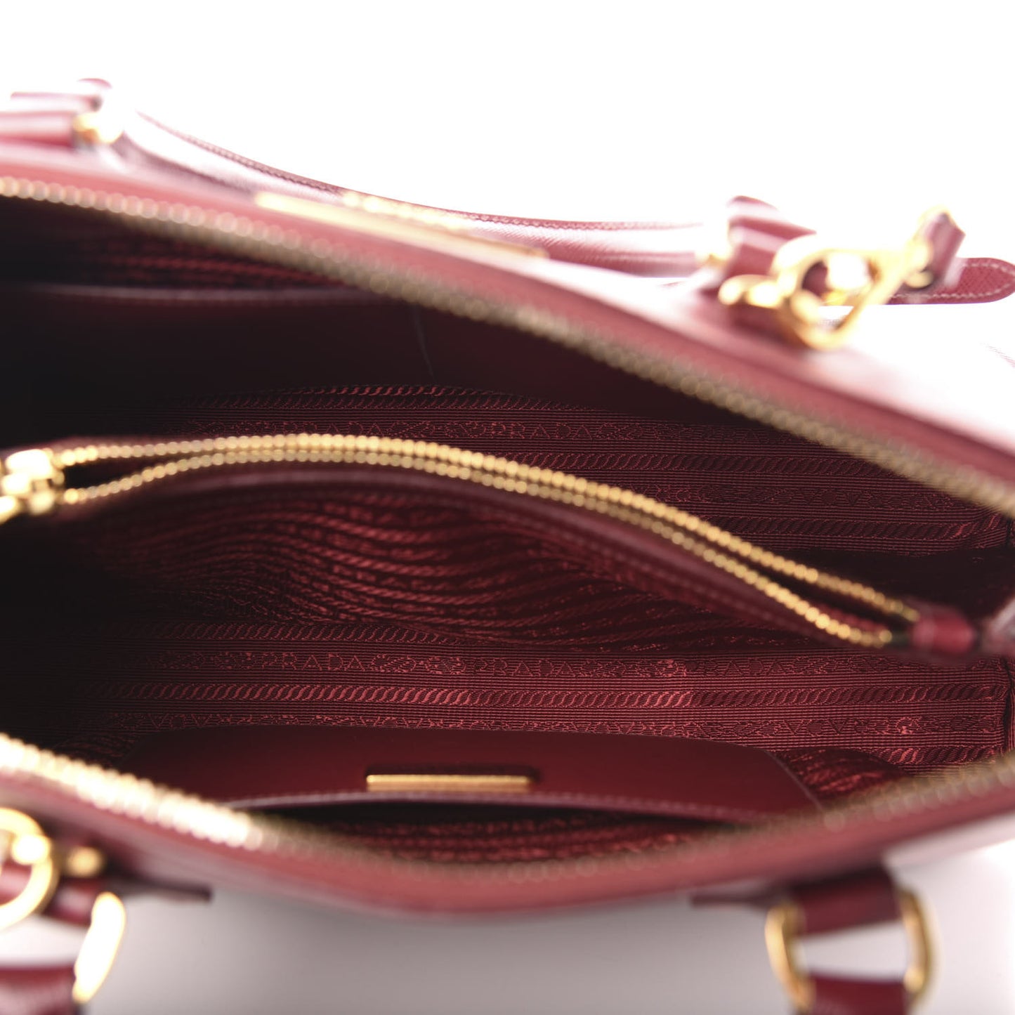 Saffiano Lux Medium Promenade Tote Cherry