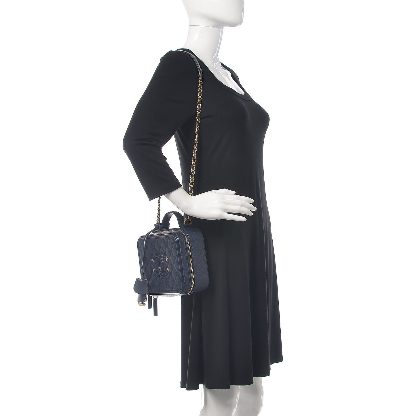 Caviar Quilted Medium CC Filigree Vanity Case Navy