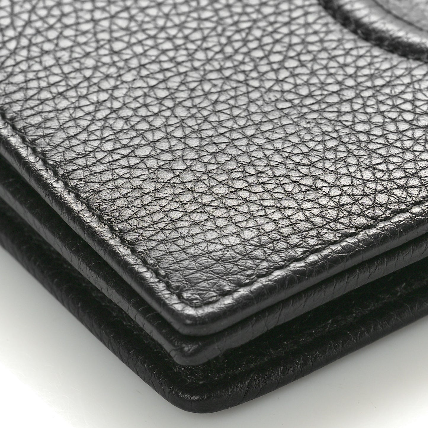 Pebbled Calfskin Soho Wallet On Chain Black