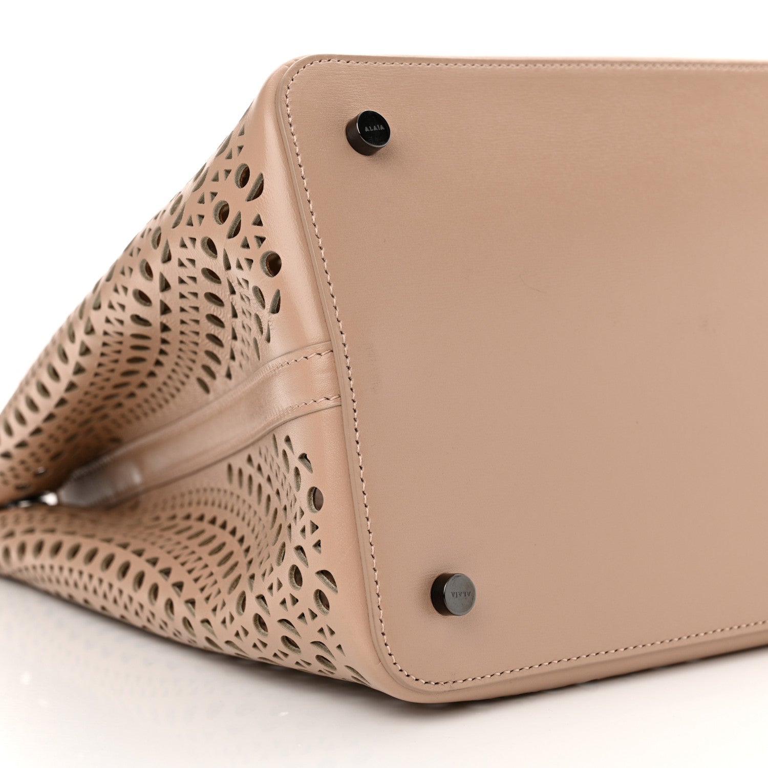 Alaia Calfskin Vienne Mina 32 Bag Sandy 9 of 12