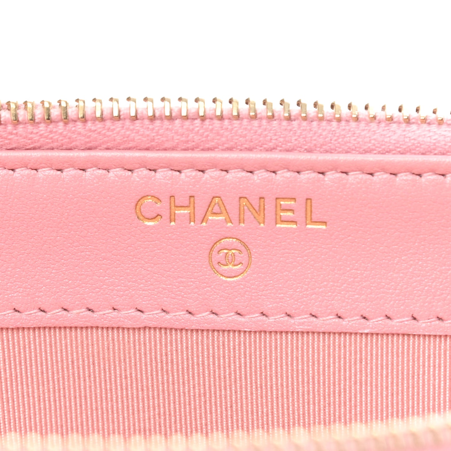 Iridescent Caviar Quilted Small Clutch With Chain Pink