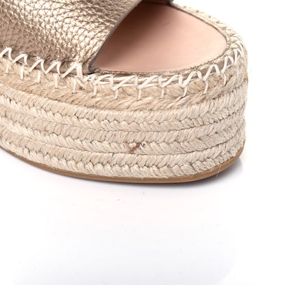 Valentino Garavani Metallic Grained Calfskin Rockstud Ankle Wrap Espadrille Flatform Sandals 39 Skin Natural 12 of 14