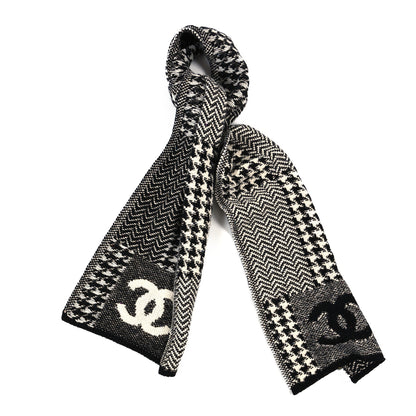 Chanel Cashmere Houndstooth CC Scarf Black White 1 of 4