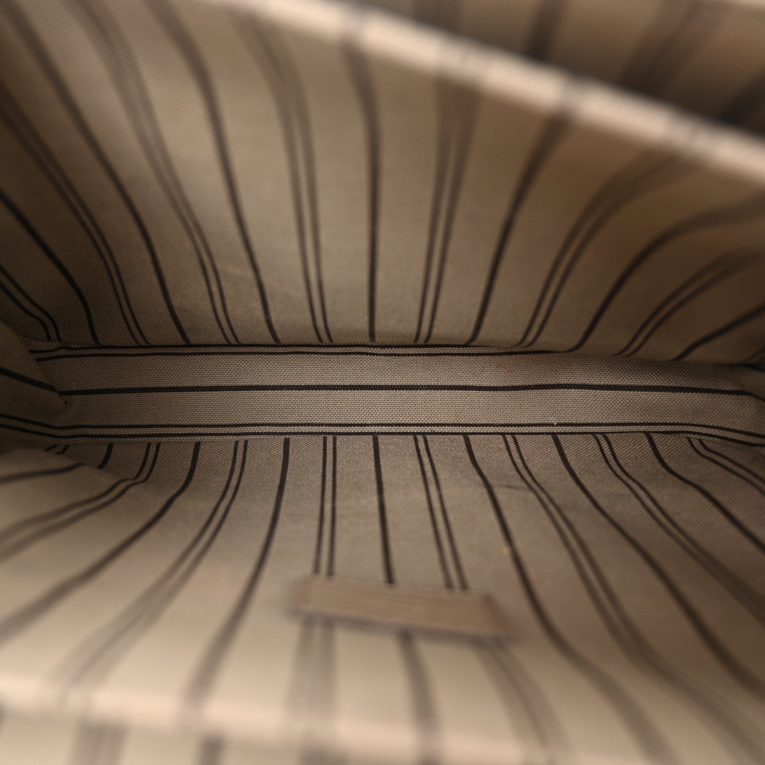 Louis Vuitton Empreinte Pochette Metis Tourterelle 5 of 9