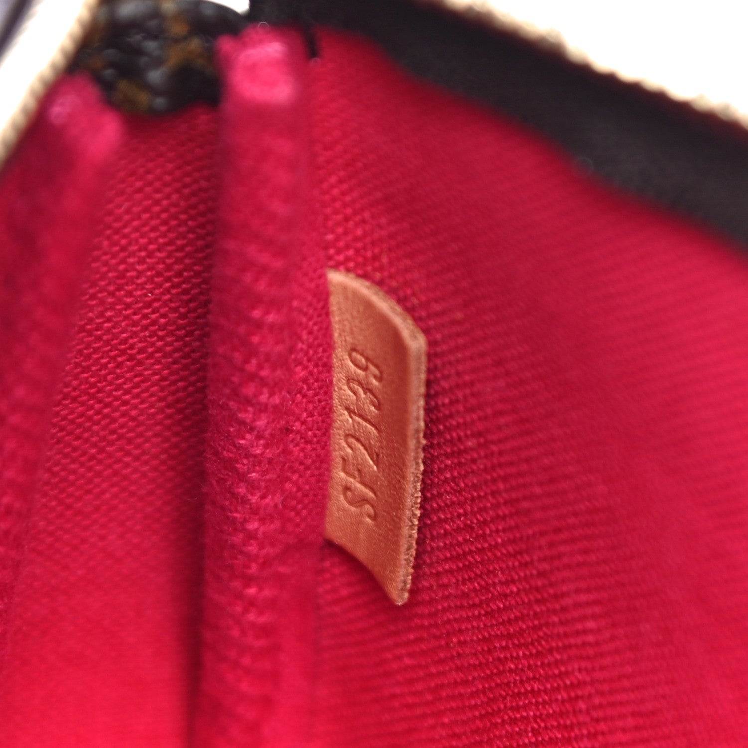 Louis Vuitton Monogram 2019 Christmas Animation Mini Courchevel Pochette Accessories Fuchsia 7 of 11
