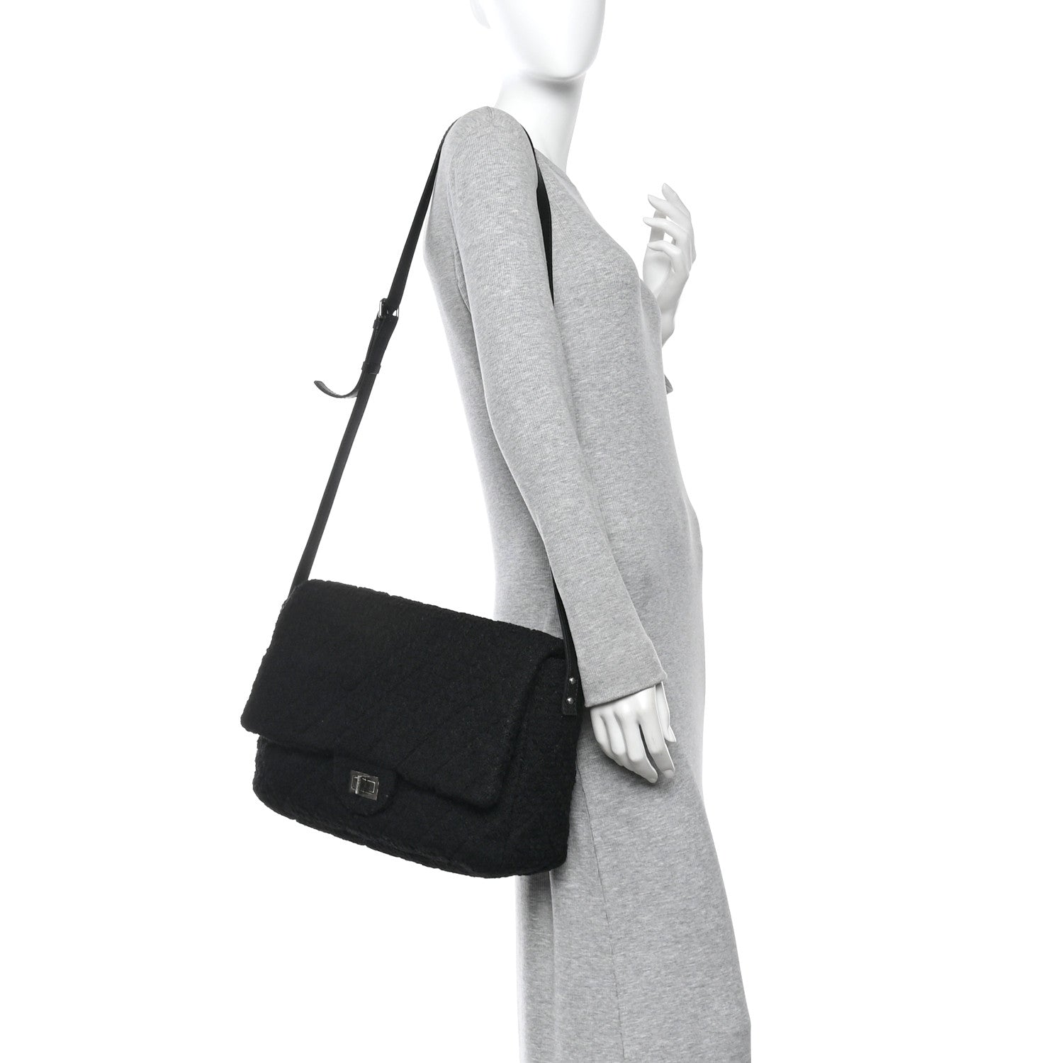 Chanel Easy Tweed Jumbo Reissue Messenger Flap Black 3 of 23