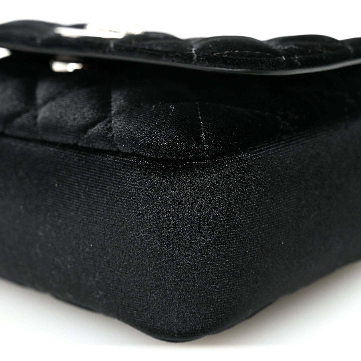 Velvet Quilted Medusa Chain Crossbody Black