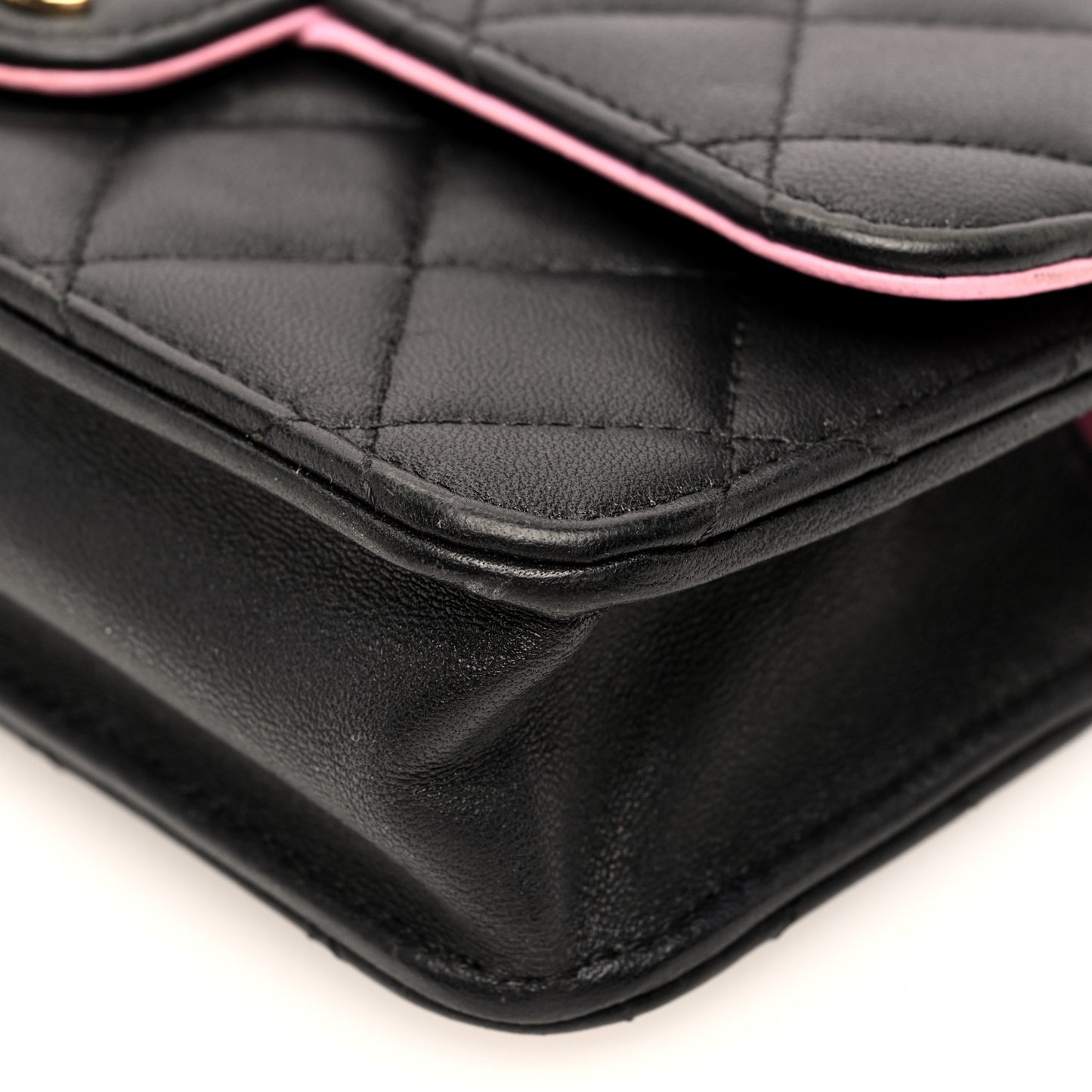 Lambskin Quilted Flap Phone Holder With Chain Black Lilac