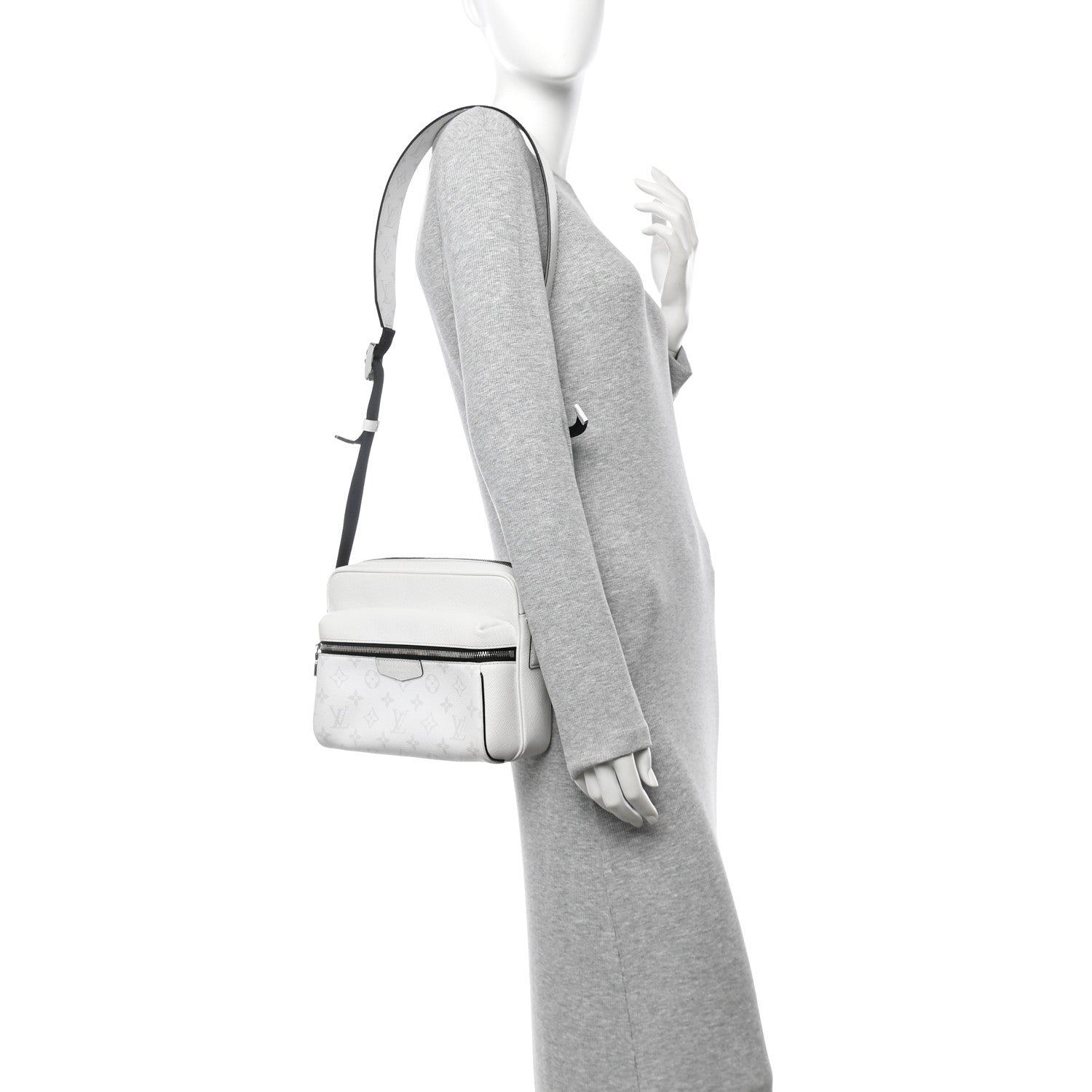 Louis Vuitton Taigarama Outdoor Messenger Antartica 2 of 9