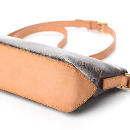 Louis Vuitton Monogram Trotteur 8 of 9
