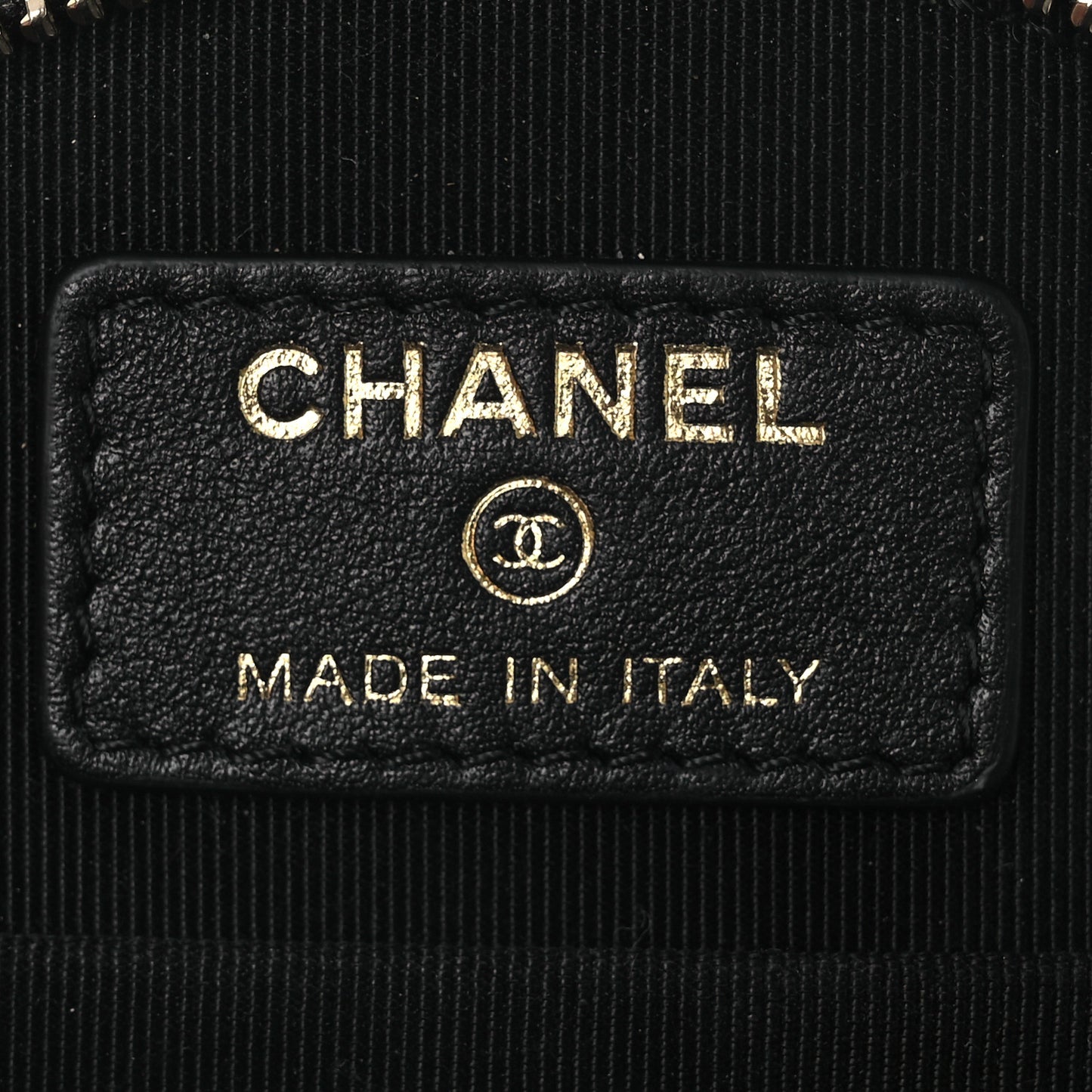 Caviar Quilted Round Handle With Care Vanity With Chain Black