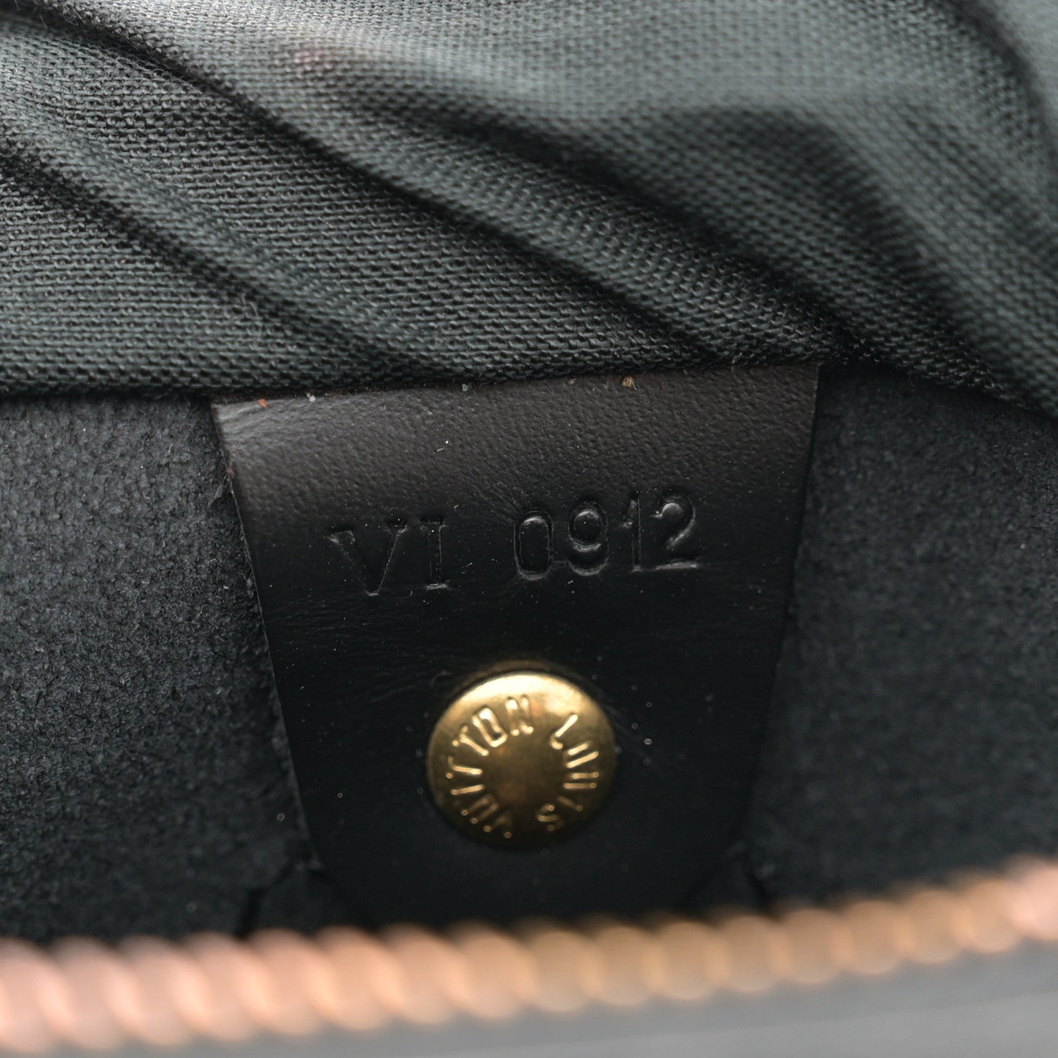 Louis Vuitton Epi Speedy 25 Black 7 of 16