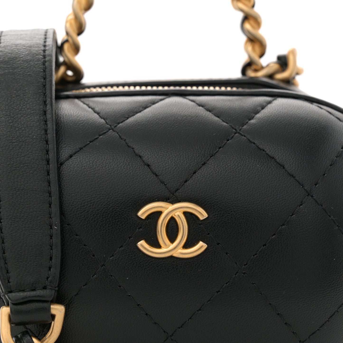 Lambskin Quilted CC Bubble Vanity Case With Chain Black