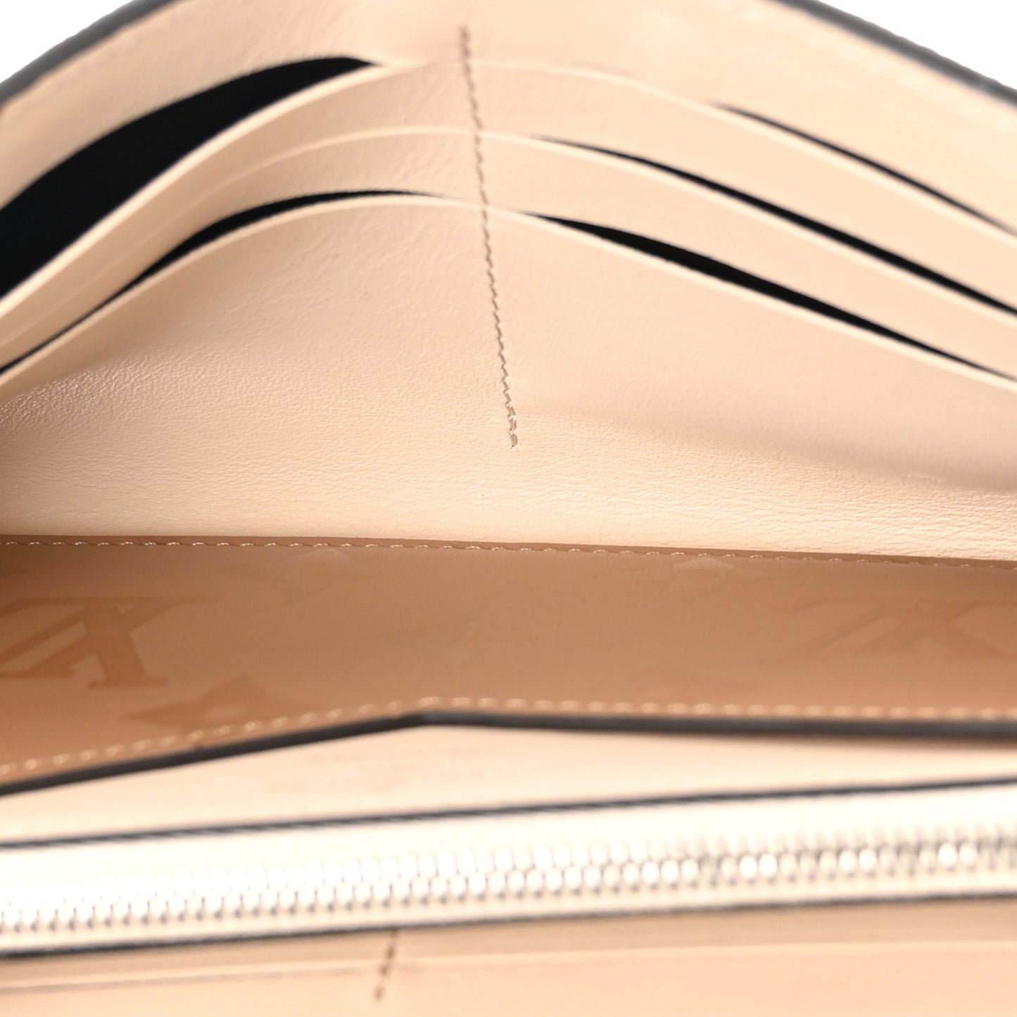 Monogram Cuir Plume Very Wallet Sesame Creme