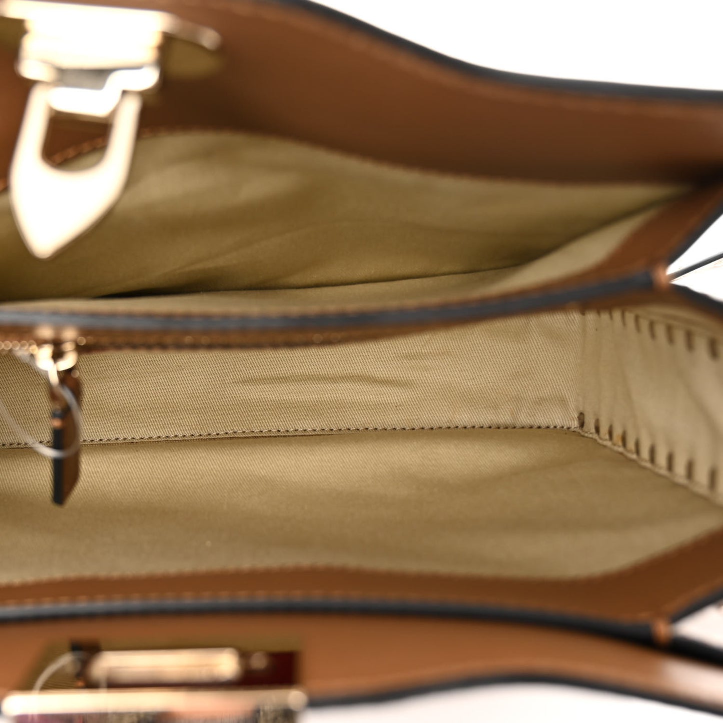 Vitello Small Rockstud Flip-Lock Messenger Bag Light Cuir