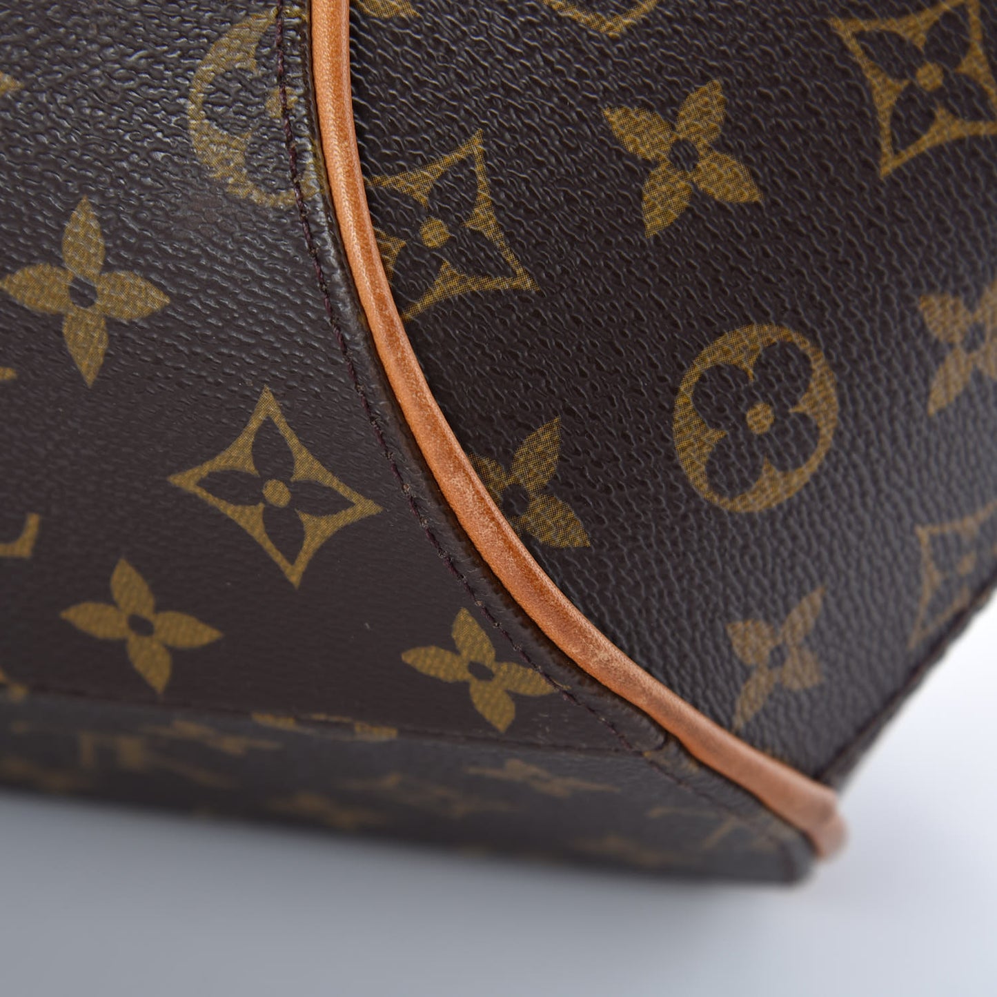 Monogram Ellipse MM