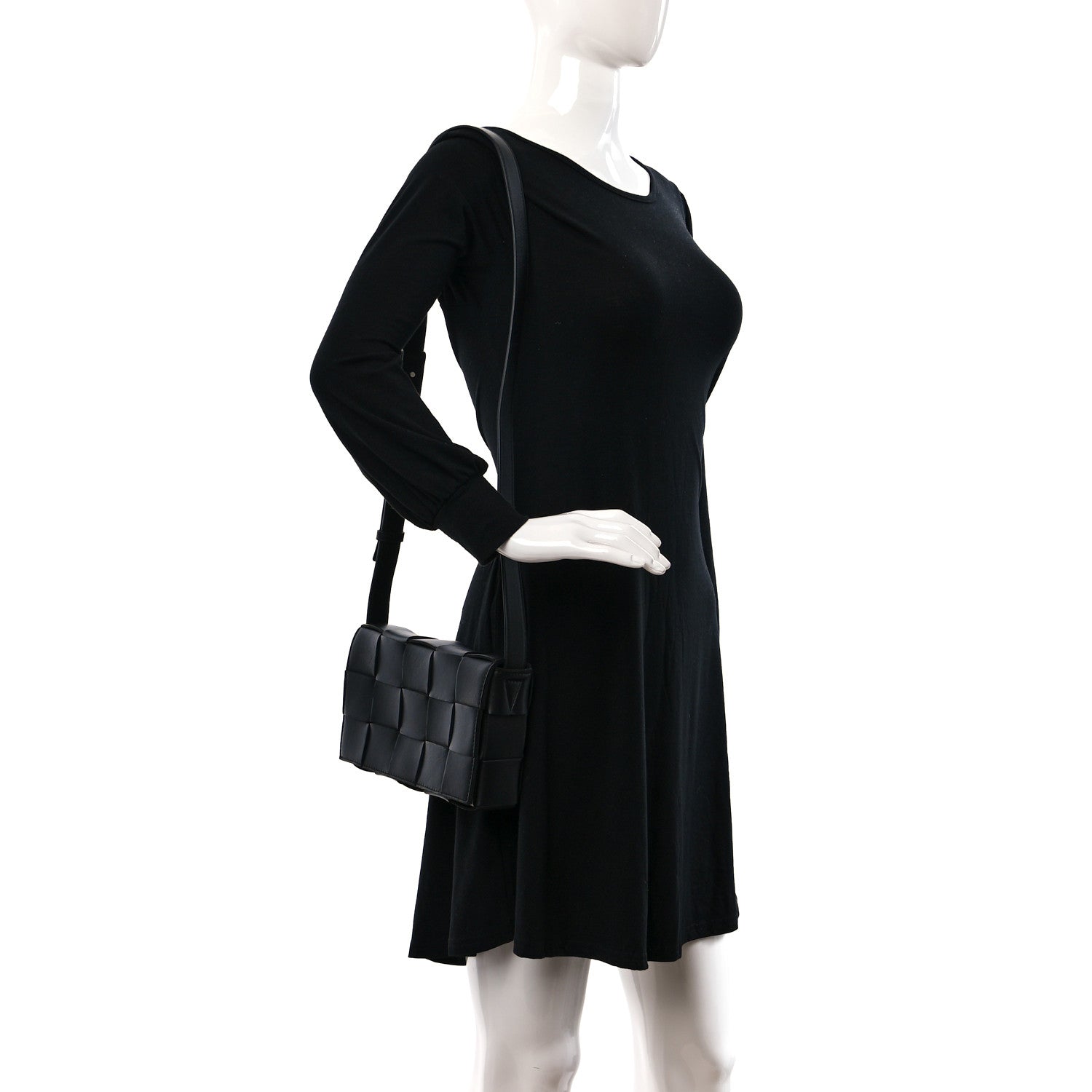 Bottega Veneta Lambskin Maxi Intreccio Small Cassette Crossbody Bag Black 2 of 9