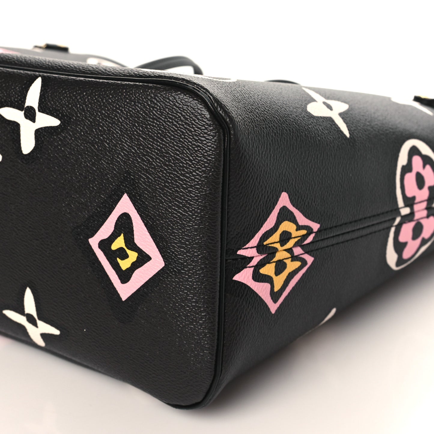 Monogram Giant Wild At Heart Neverfull MM Black