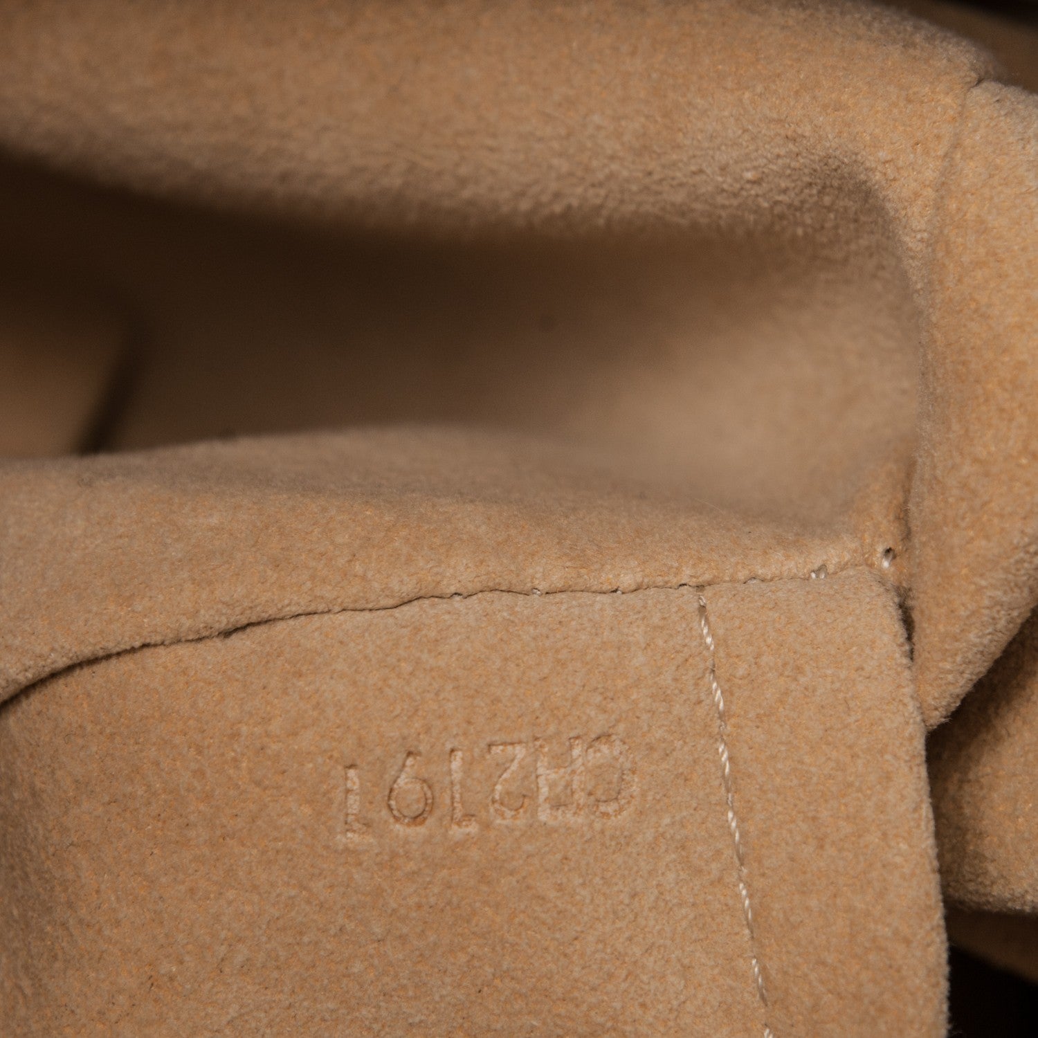 Louis Vuitton Damier Azur Artsy GM 8 of 8