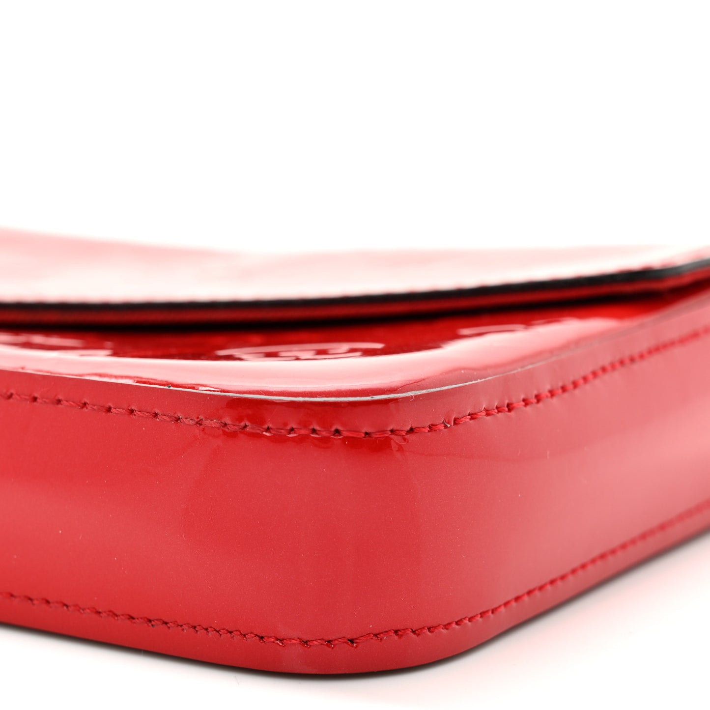 Vernis Felicie Pochette Chain Wallet Cherry