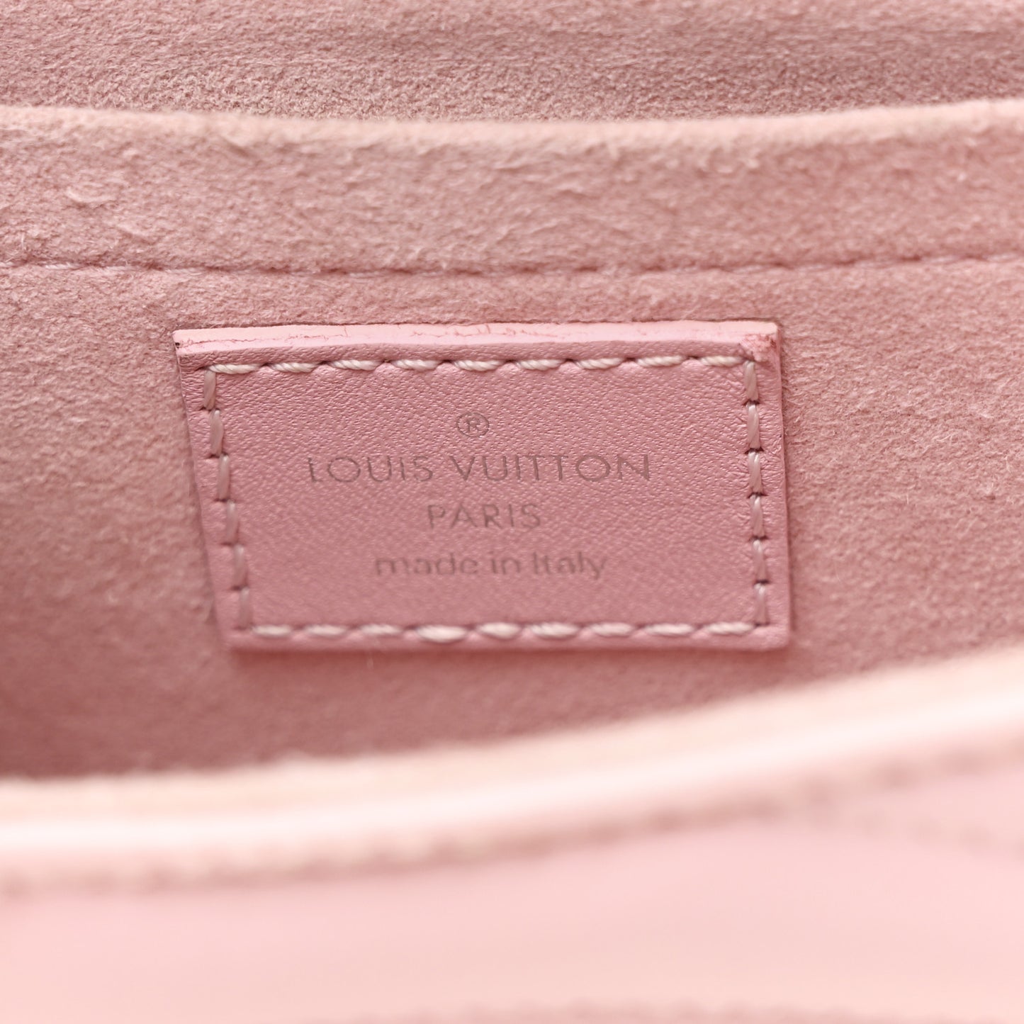 Calfskin New Wave Chain PM Smoothie Pink