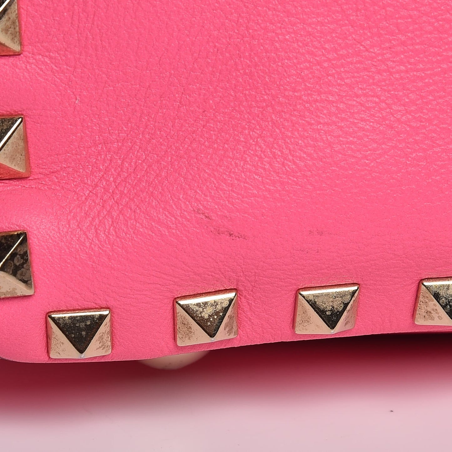 Vitello Small Rockstud Tote Fuxia Fluo
