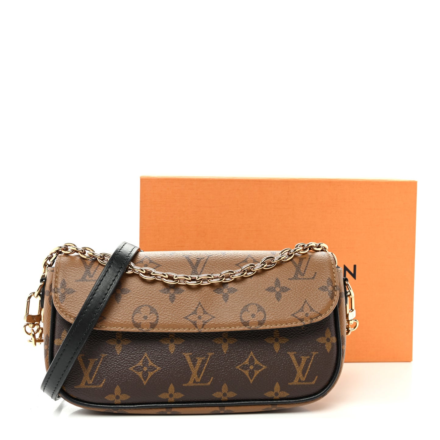 Reverse Monogram Ivy Wallet On Chain