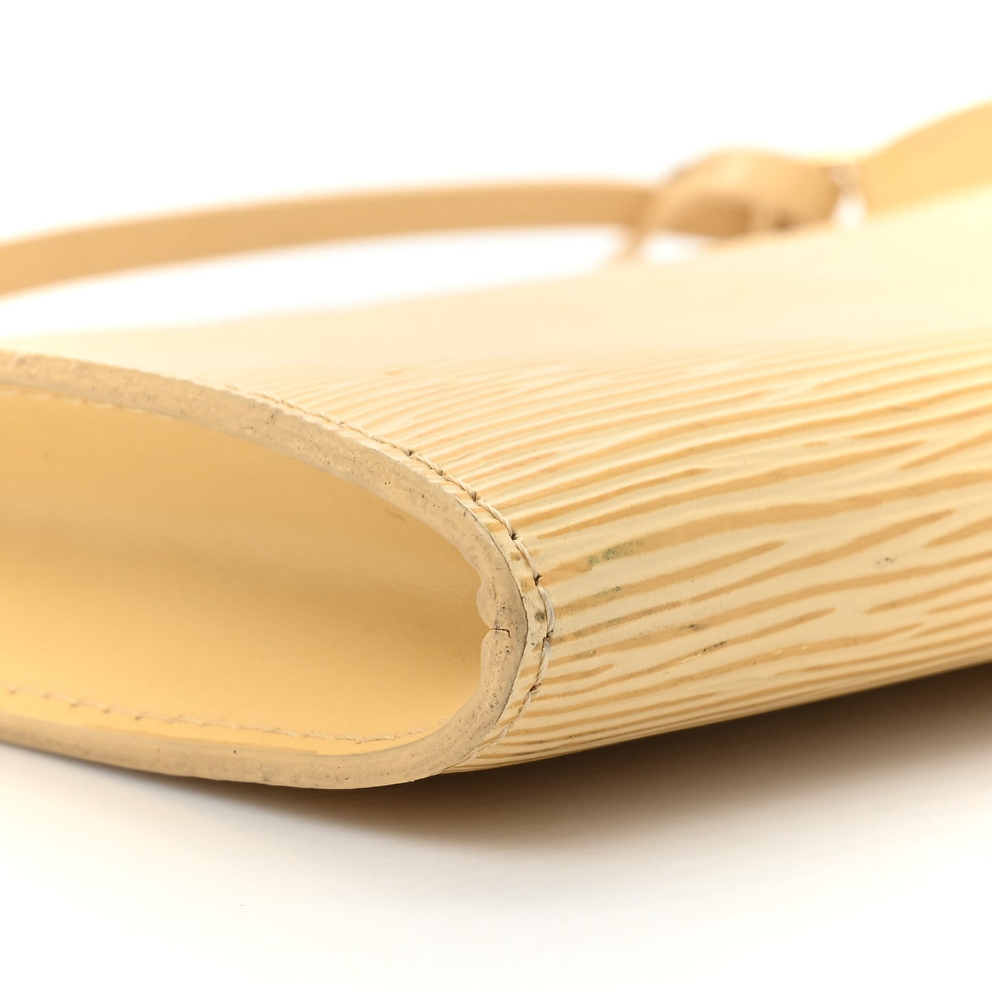 Epi Pochette Accessories 24 Vanilla