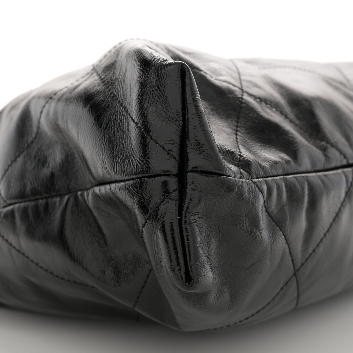 Shiny Calfskin Quilted Chanel 22 Black