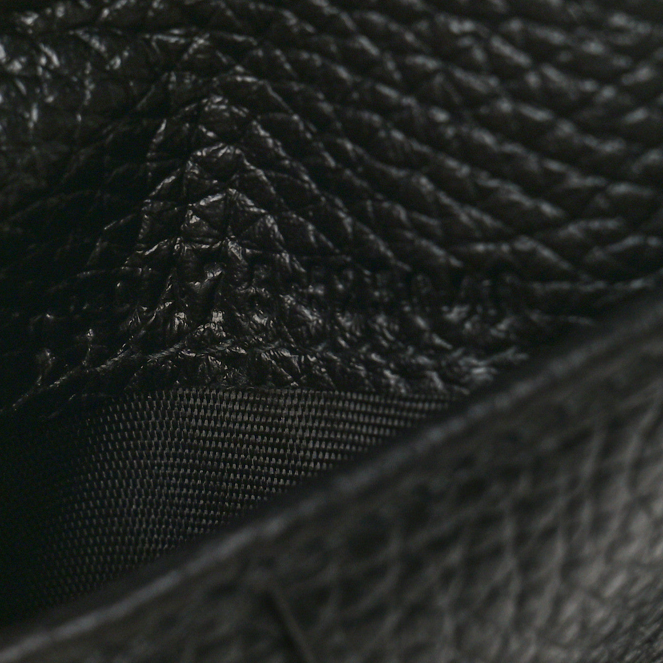 Piuma Calfskin Jumbo GG Embossed Wallet Black