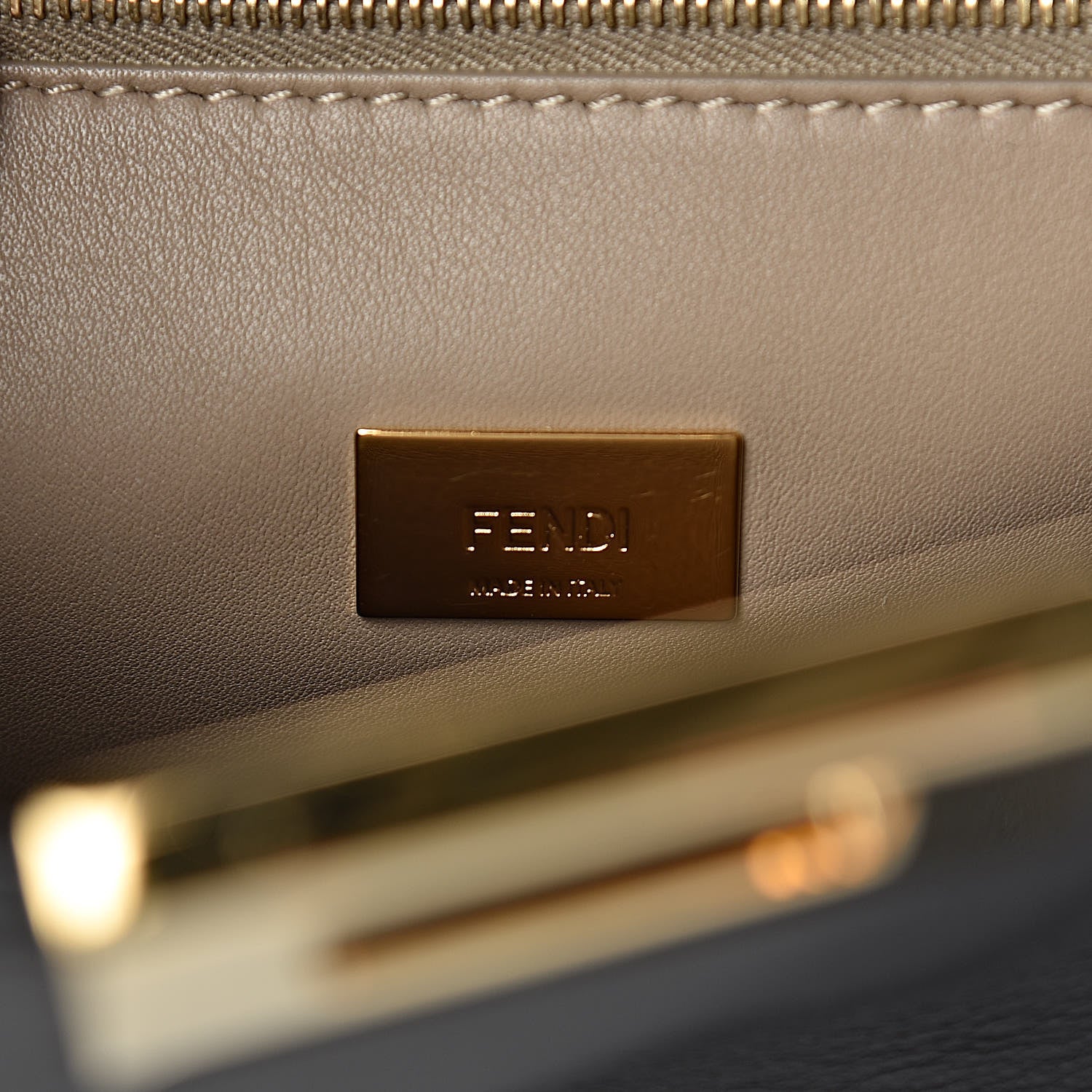 Fendi Vitello Tahiti Burro Medium Peekaboo Iconic Essentially Satchel Black Corda 7 of 10