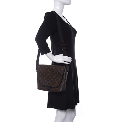 Louis Vuitton Monogram Macassar Magnetic Messenger 2 of 9