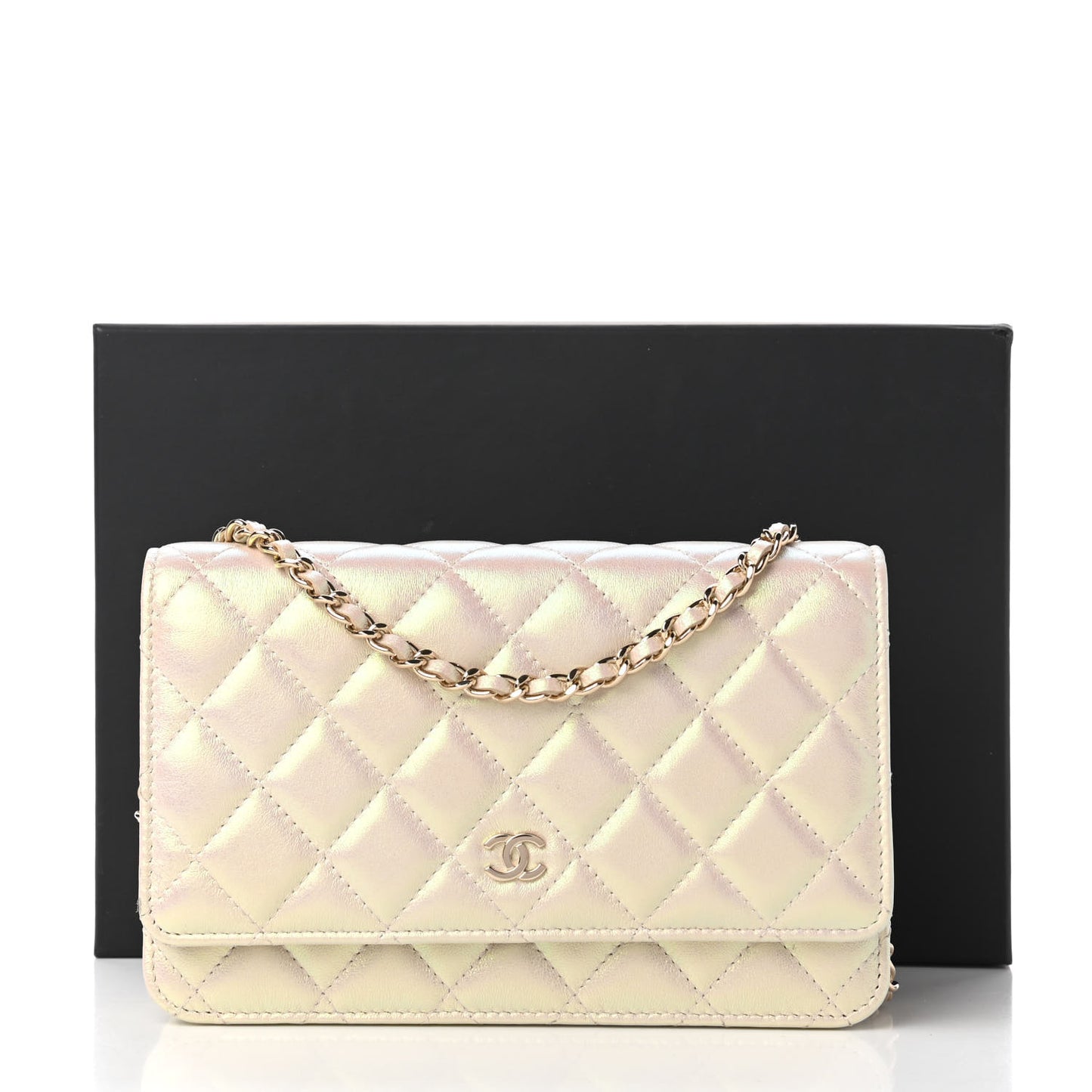 Iridescent Lambskin Quilted Wallet On Chain WOC Ivory