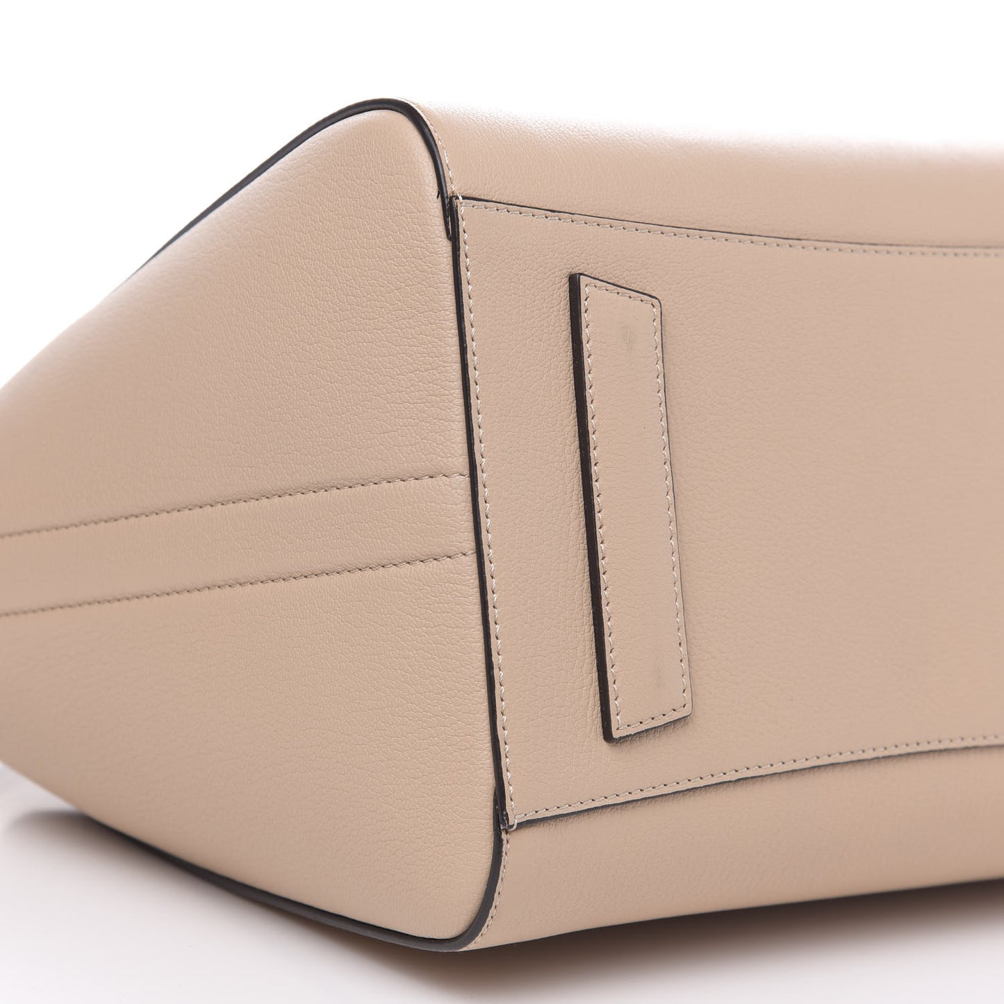 Sugar Goatskin Medium Antigona Nude