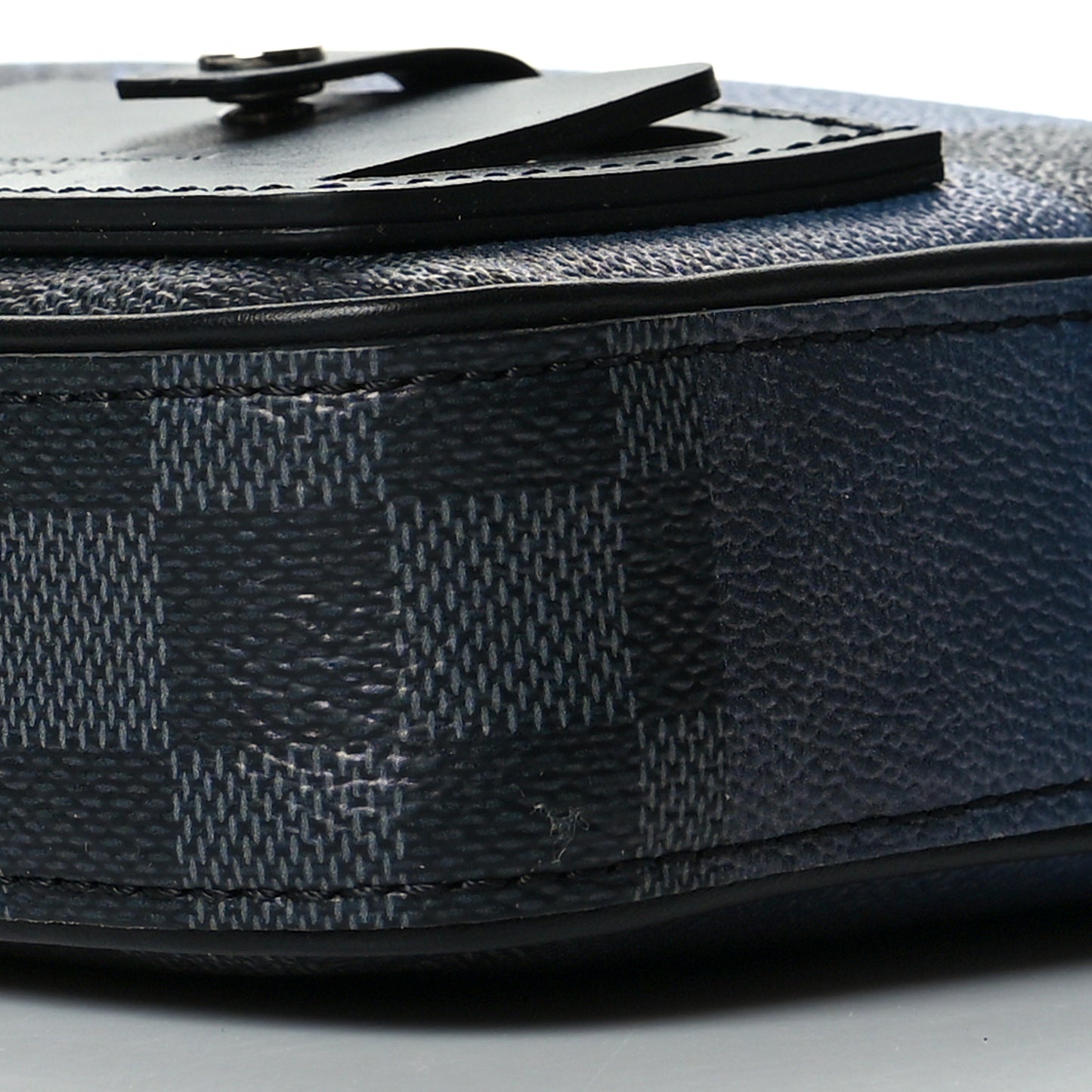 Giant Damier Graphite Alpha Messenger Bag Navy