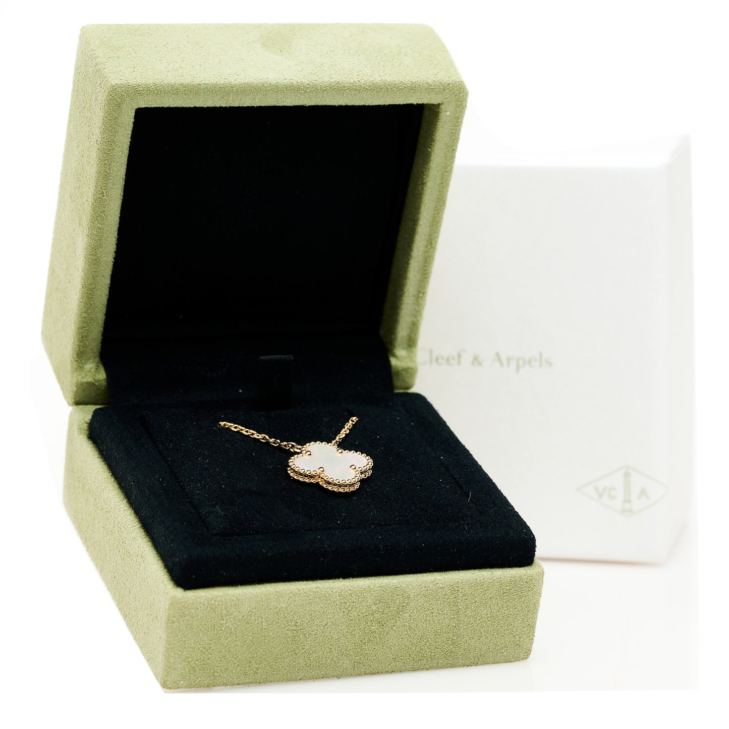18K Yellow Gold Mother of Pearl Vintage Alhambra Pendant Necklace