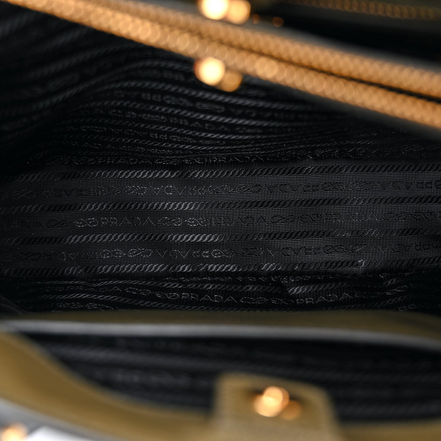 Saffiano Lux Bi-Color Medium Tote Militare Black