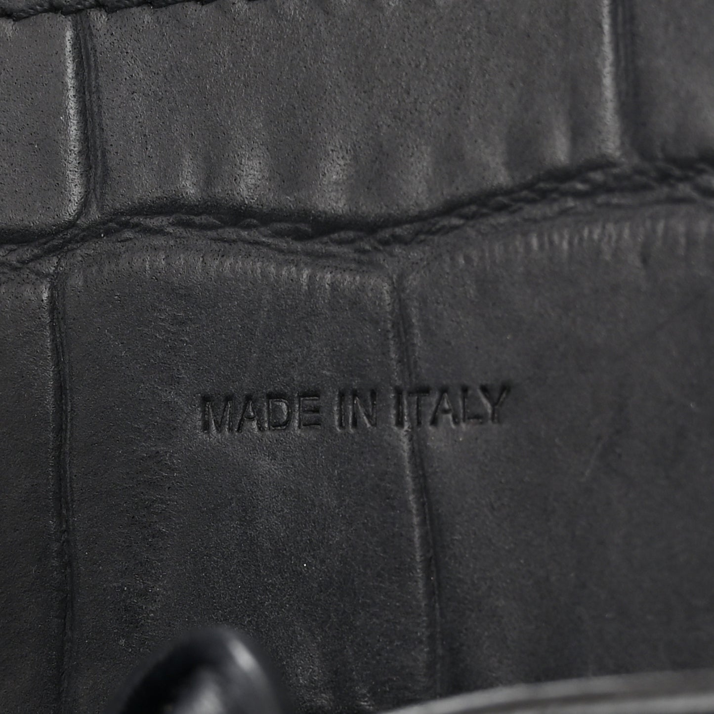 Crocodile Embossed Nubuck Small Belt Cabas Phantom Navy Blue