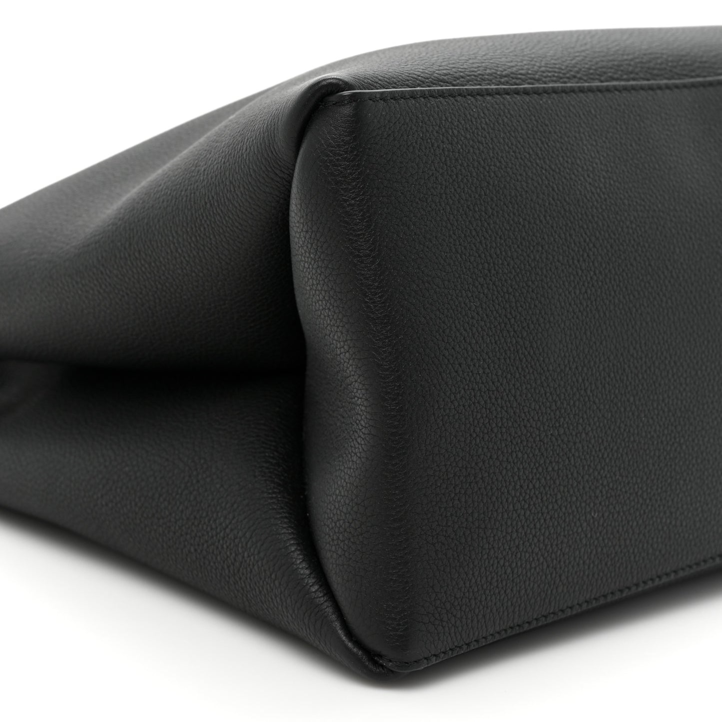 Grained Calfskin Lockme Shopper Black
