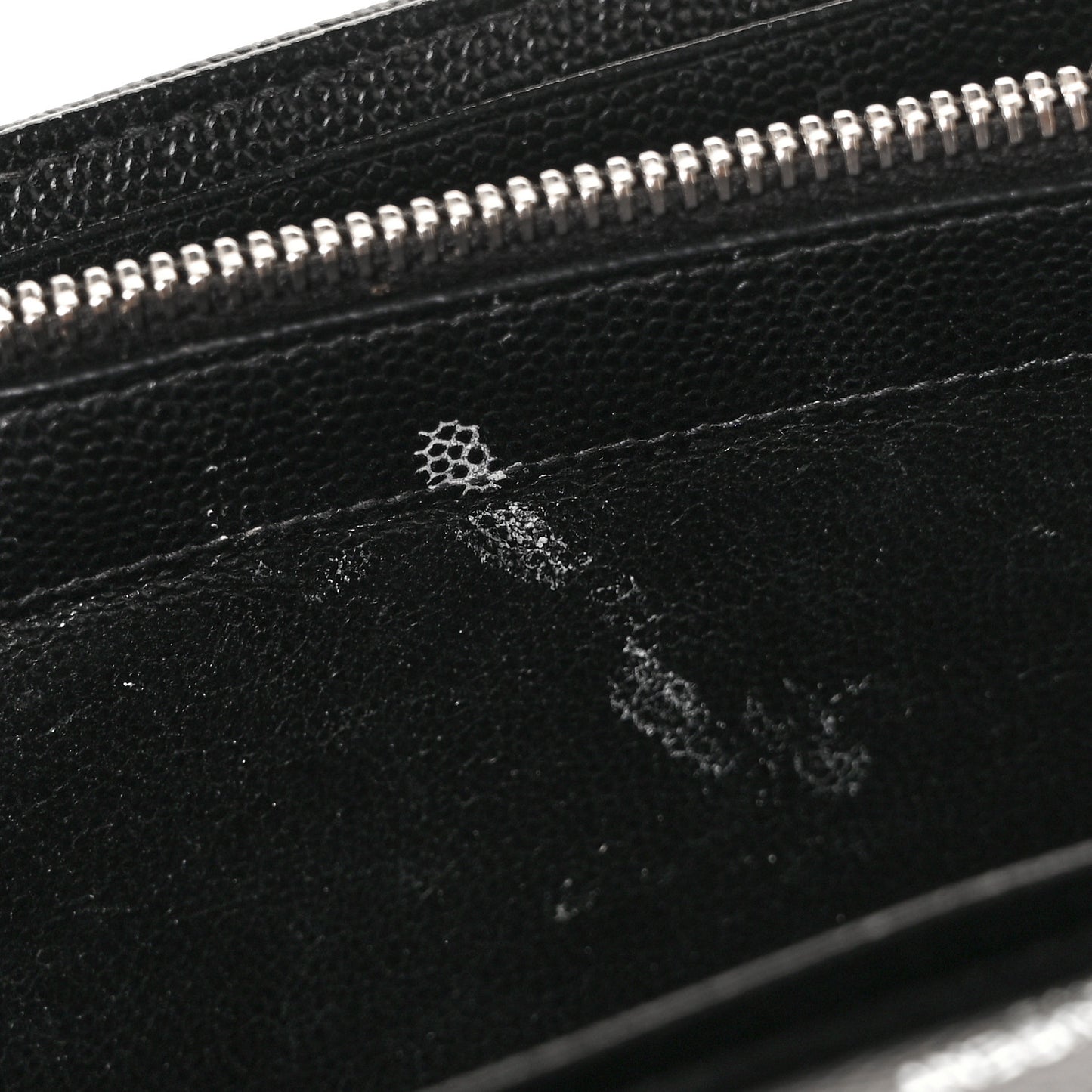Grain De Poudre Matelasse Chevron Bi-Color Monogram Chain Wallet White Black