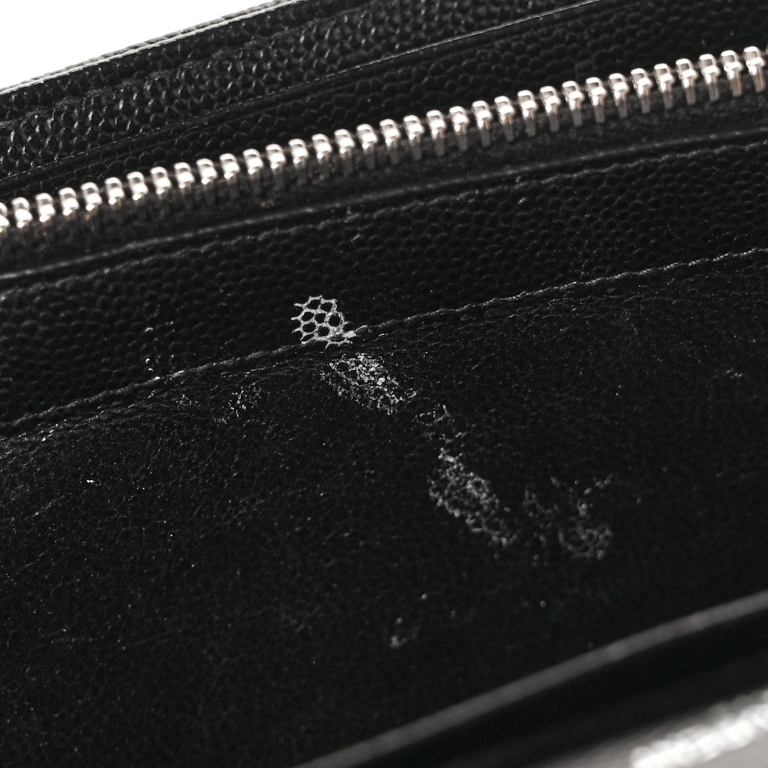 Saint Laurent Grain De Poudre Matelasse Chevron Bi-Color Monogram Chain Wallet White Black 9 of 10