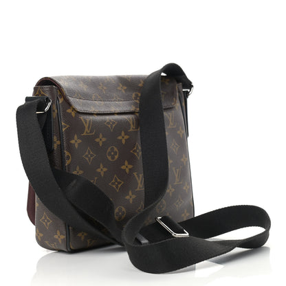 Louis Vuitton Monogram Macassar District PM 3 of 13